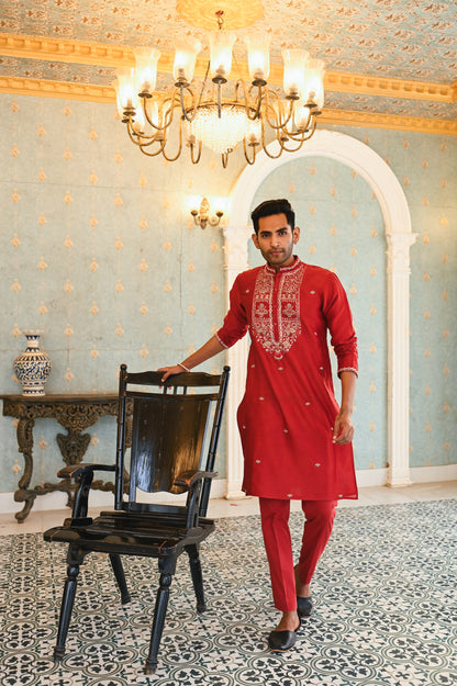 Red kurta set